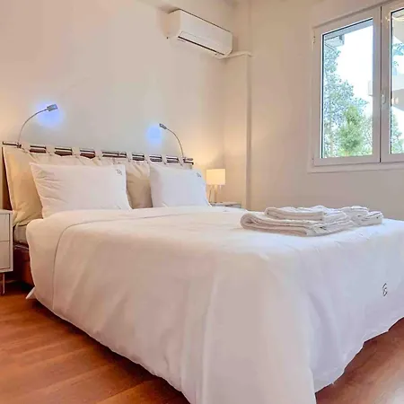 Restful Flat In Glyfada Center Athens