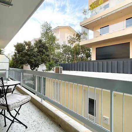 Restful Flat In Glyfada Center Διαμέρισμα